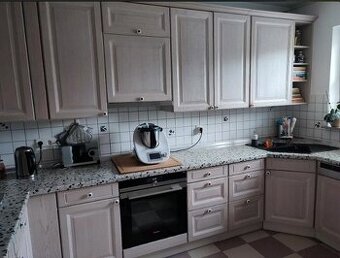 Masívna kuchynská linka z Nemecka so spotrebičmi