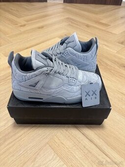Air Jordan 4 kaws