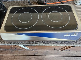 Predám kvalitnú dvoj - indukciu Electrolux
