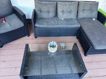 Predám záhradný Nabytok