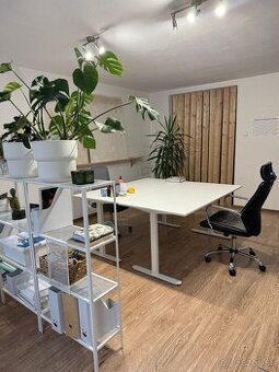 Miesto v zdieľanej kancelárii v Tvrdošíne.