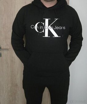 Calvin Klein čierna mikina veľkosť M