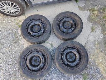 Plechové disky 4x108r15 s celoročnými pneumatikami