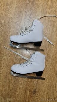 Dievcenske korcule Sulov, EU40