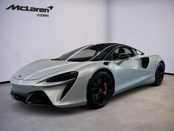 McLaren Artura / Ice Silver / Carbon Fibre Interior