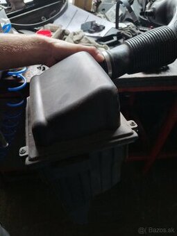 obal vzduchového filtra Peugeot 206 1,4 benzín 54Kw