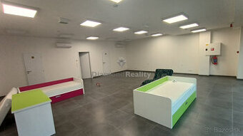 Na prenájom obchodné priestory v budove Orbis Nitra