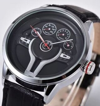 Hodinky BMW na zadnej aj prednej strane