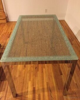 jedálenský sklenený stôl