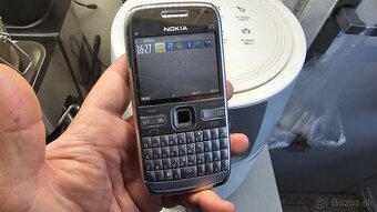 Nokia E72 - zachovalá, bežné známky, prevolané len 35min