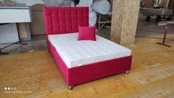 Krásna postel s úložným priestorom