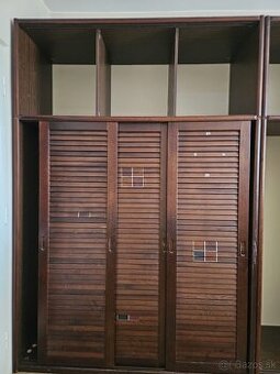 Starší typ šatníkový rolldoor