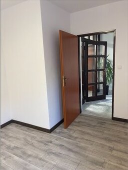 Kancelária/obchodný priestor