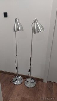 Stojaca lampa