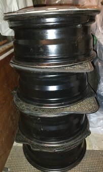 Original plechove disky citroen C4 ( r16, 6.5J) + puklice.