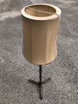 Retro lampa s tienidlom