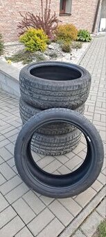 255/40/19