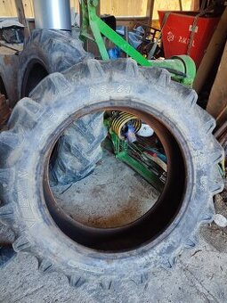 Predám predné pneumatiky na traktor
