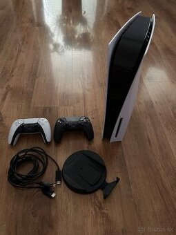 Playstation 5 + 2 ovládače