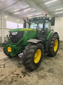 John Deere 6215R