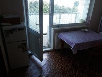 Priestranna izba s vlastnym balkonom