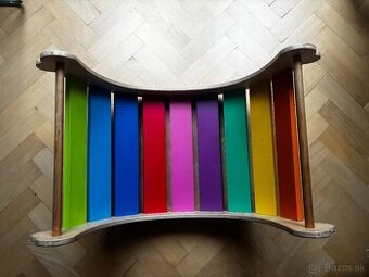 Farebna utukutu hojdacka