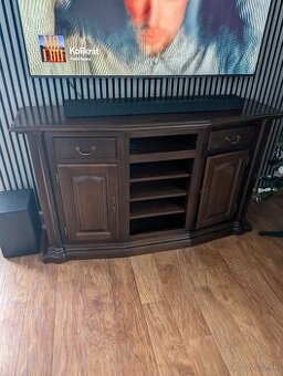 Predám kvalitný rustikálny nábytok.