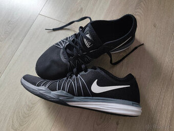 damske treningove tenisky Nike velk. 38,5