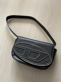 Čierna diesel kabelka