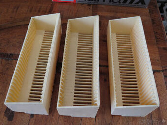 Zásobníky do diaprojektora