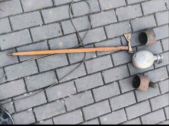 Valaška, zvonce, hliníková fľaša, čutora