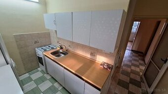 EXKLUZÍVNY PREDAJ-čiastočne prerobený 3 izb.byt s loggiou