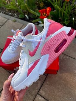 Tenisky Nike AirMax Excee