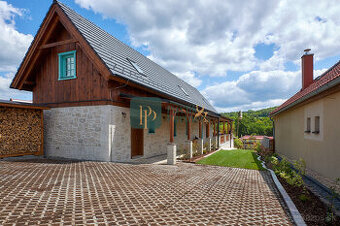 Predaj 4 izbová kamenná chalupa/vidiecky dom, Veľká Lehota, 