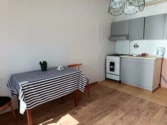 Pripravujeme na prenájom 1 izbový byt na Sídlisku Rimava v R