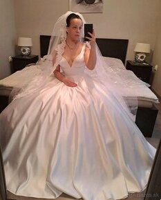 Saténove svadobné šaty - 1