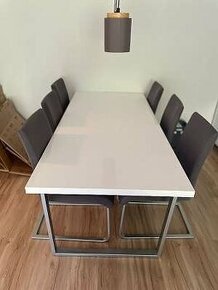 jedálenský stôl - moderný dizajn