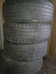 letne pneu 215/55 r17