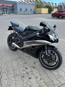 Yamaha R6