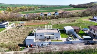 Moderná novostavba s pozemokom 673 m2 v Golianove - nízke me