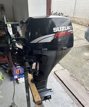 Lodný motor Suzuki 9.9 rv2003 4 takt dlhá noha