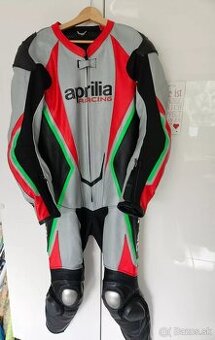 Kožená 1 - dílná kombinéza na motorku