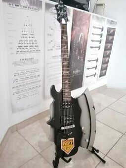 Cort AxeII