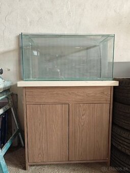 Nové Aquarium skrinka a LED osvetlenie .