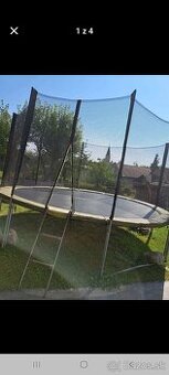 Trampolína