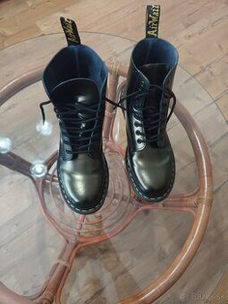 DR-Martens