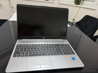 HP 250 G8 – i5-1135G7, 8GB RAM, Full HD