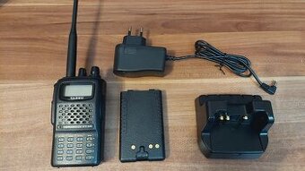Yaesu FT-60