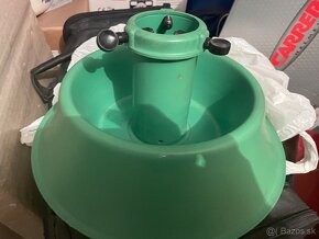 STOJANY NA STROMCEK 25 e a 10 e