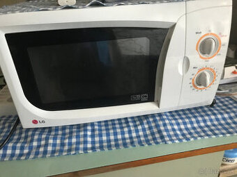 Mikrovlnka  LG